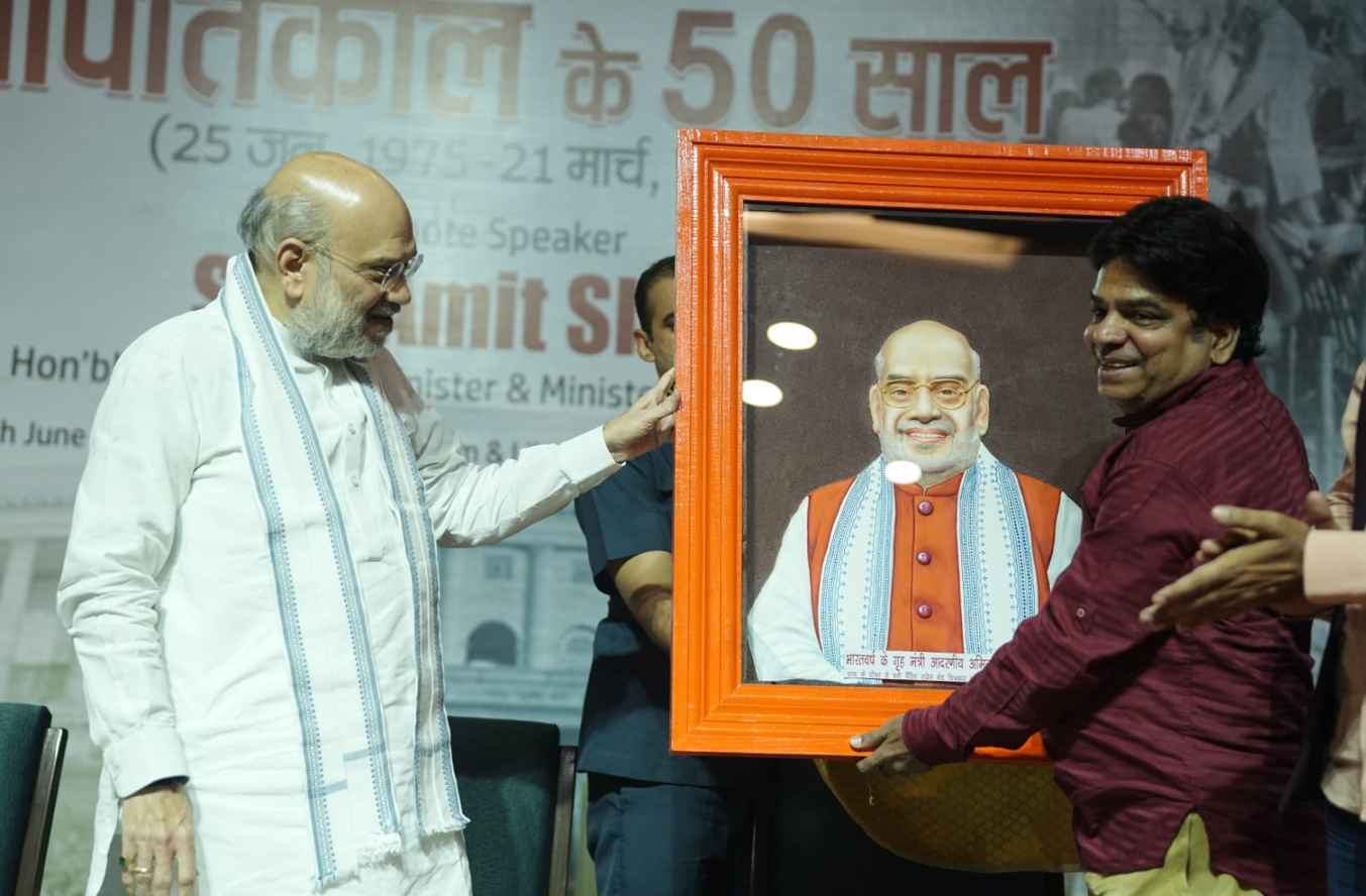 Godhan Paintings Appreciated by Leaders
